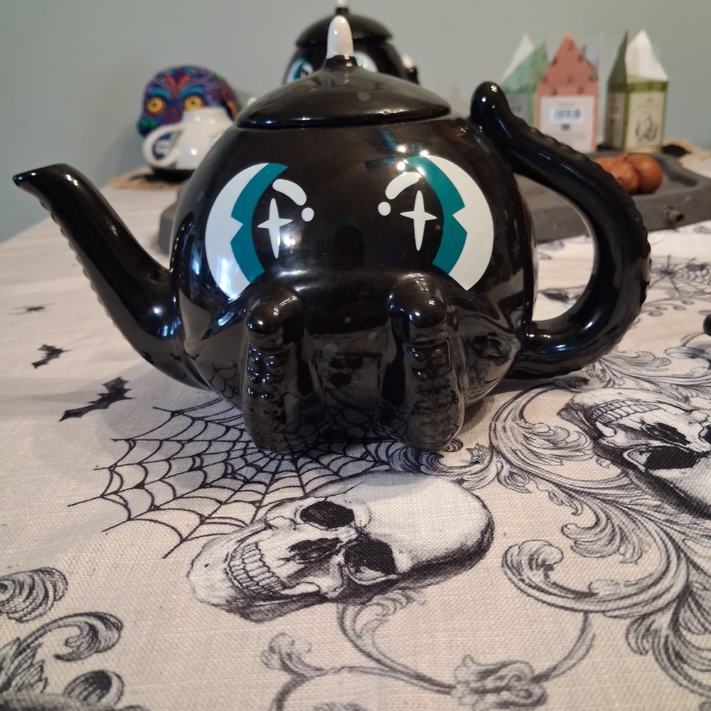 Cthulu Teapot with Teal and White Starry Eyes